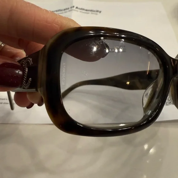 CHANEL Brown Marble Sunglasses 5102 - Picture 6 of 14